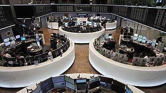 Европейските акции се понижиха в ранната търговия в понеделник докато