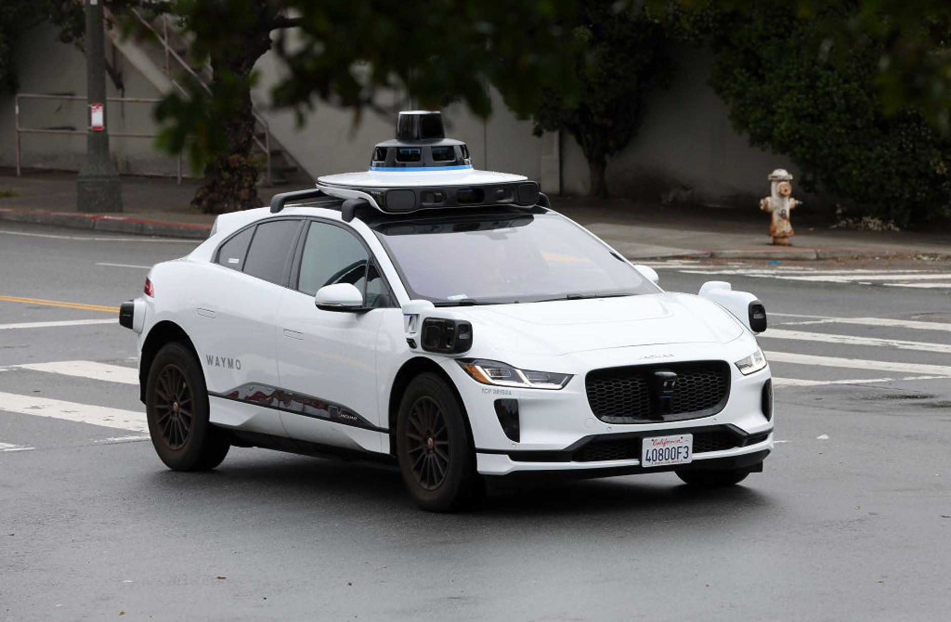 Сан Франциско движи технологиите напред, но ще прогони ли роботакситата?