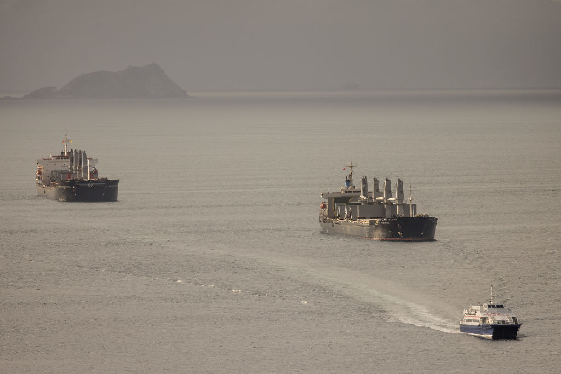 Украйна обяви „хуманитарен коридор“ за кораби в Черно море без гаранции от руска страна