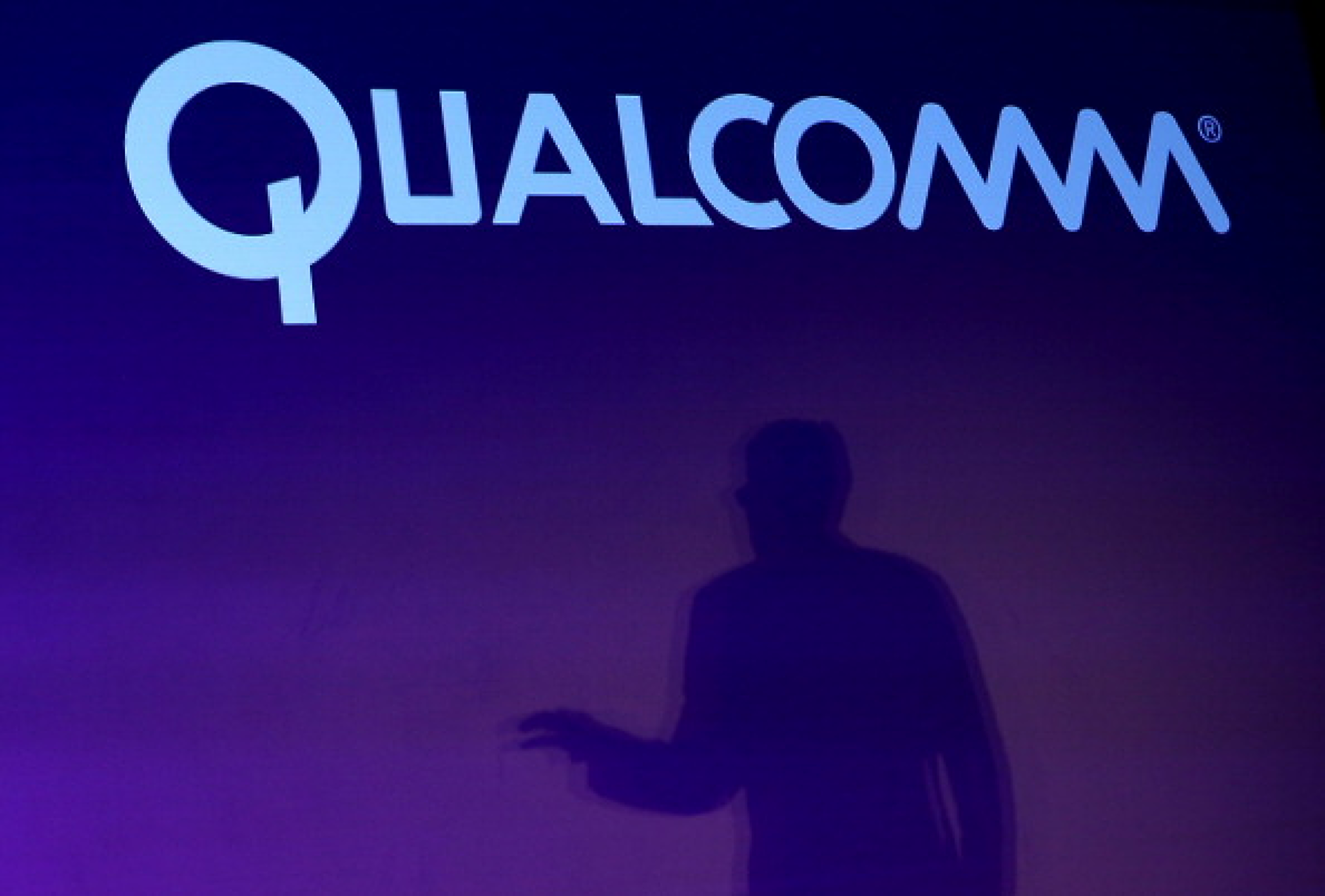 Производителят на чипове Qualcomm съкращава работни места и прогнозира спад на продажби 