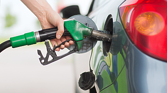 Цените на горивата тръгнаха нагоре, автогазта поскъпнала с 6 на сто за месец 