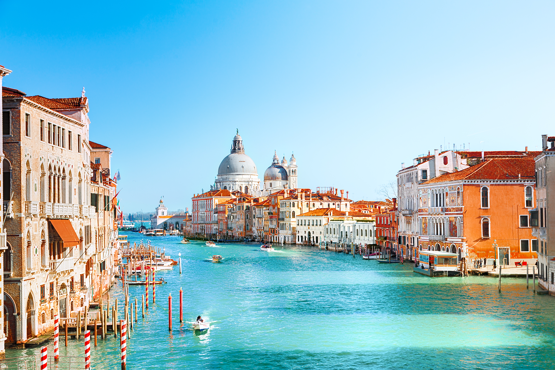 ЮНЕСКО препоръчва Венеция да бъде включена в списъка на застрашеното културно наследство