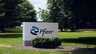 Pfizer обмисля съкращения на разходите заради нестабилното търсене на COVID продукти
