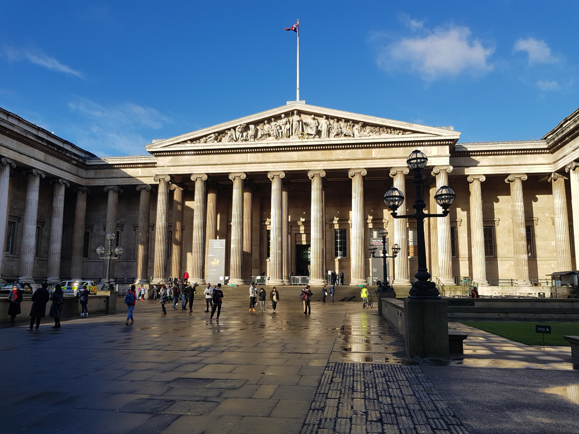 Британският музей ще съди служител заради изчезнали експонати