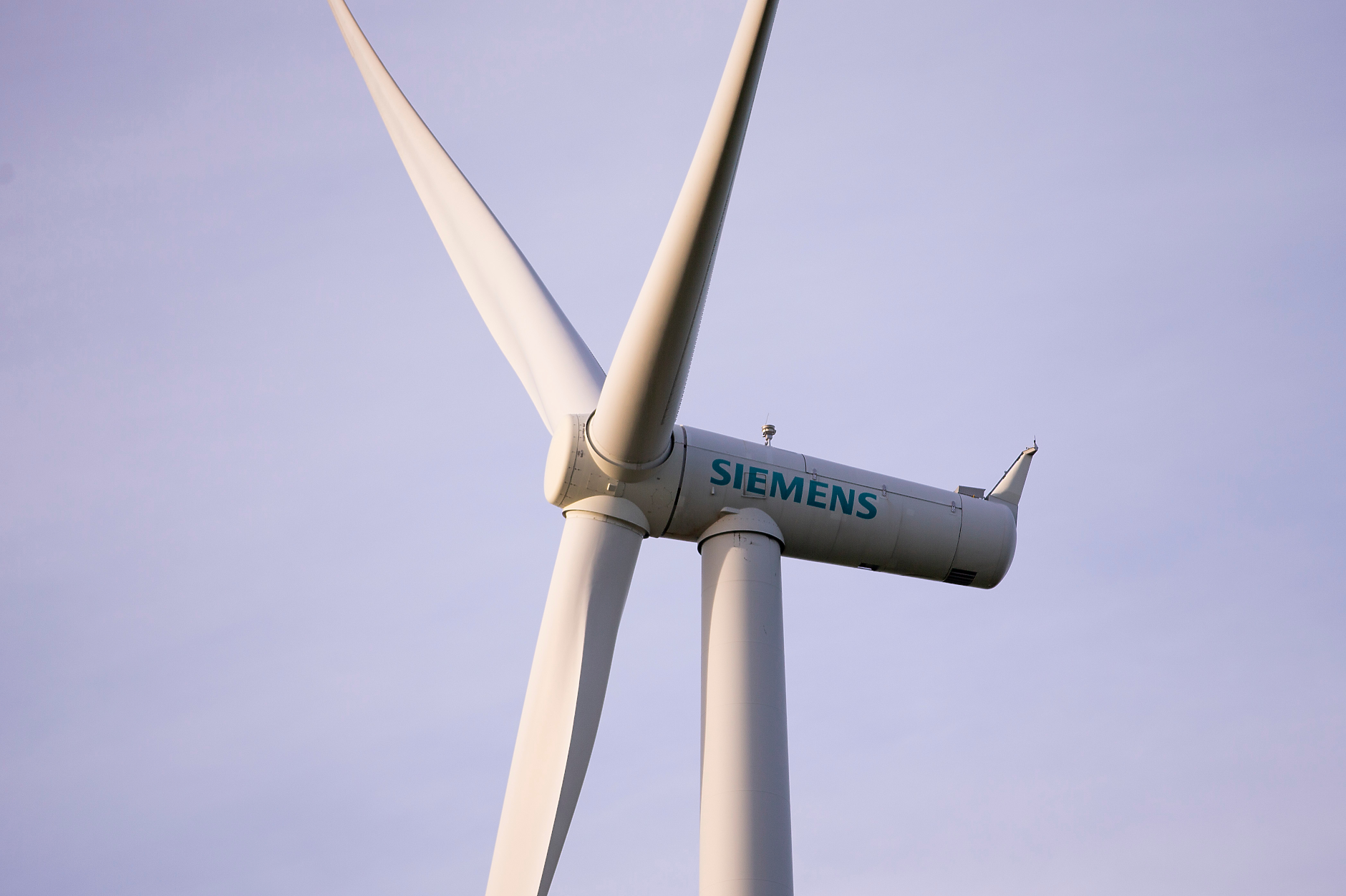 Шефът на Siemens Energy за понесения удар от 2,2 млн. евро: Твърде бързо пускаме нови продукти на пазара