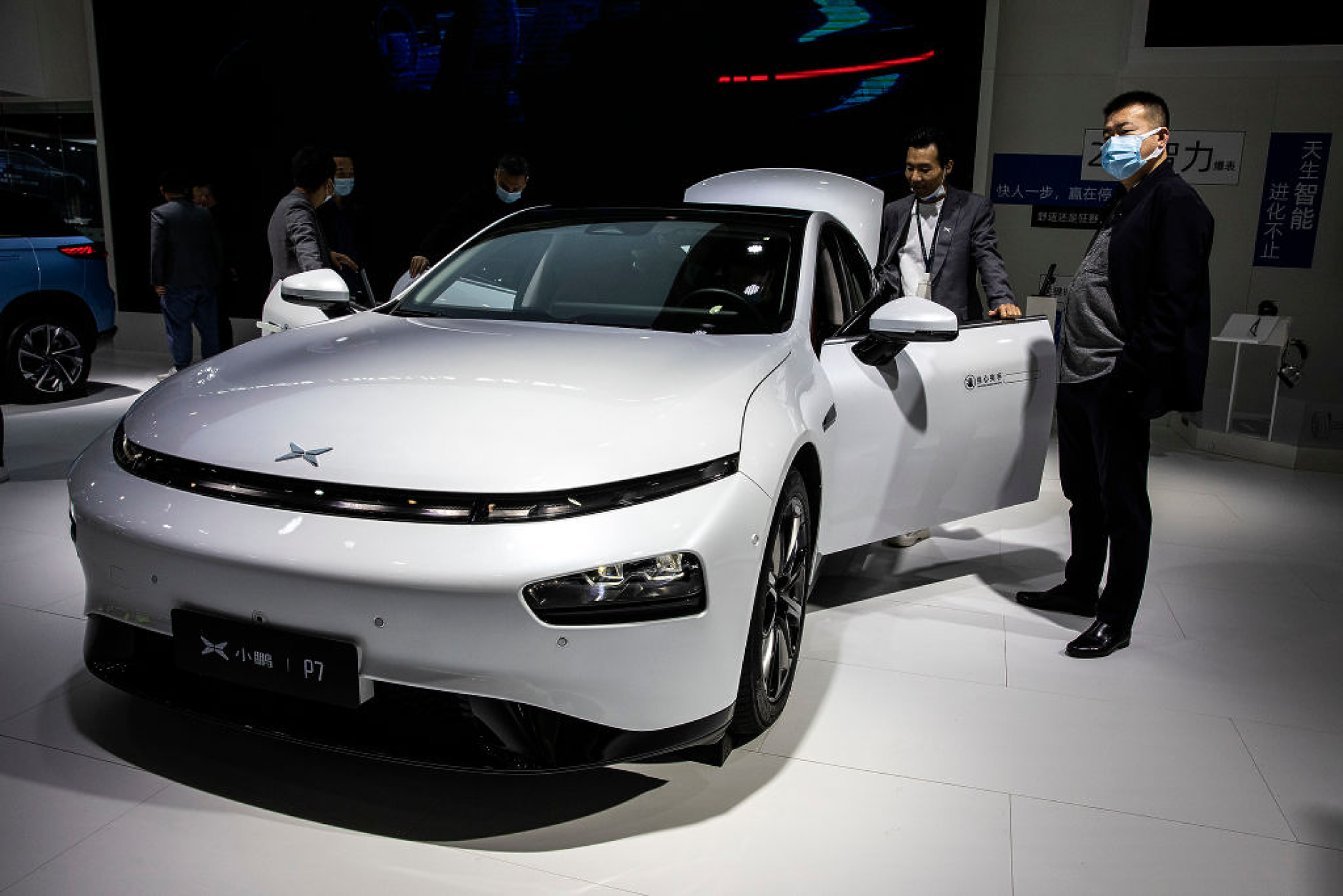 Автомобилостроителите се фокусират върху авангардни технологии, за да печелят позиции в Китай