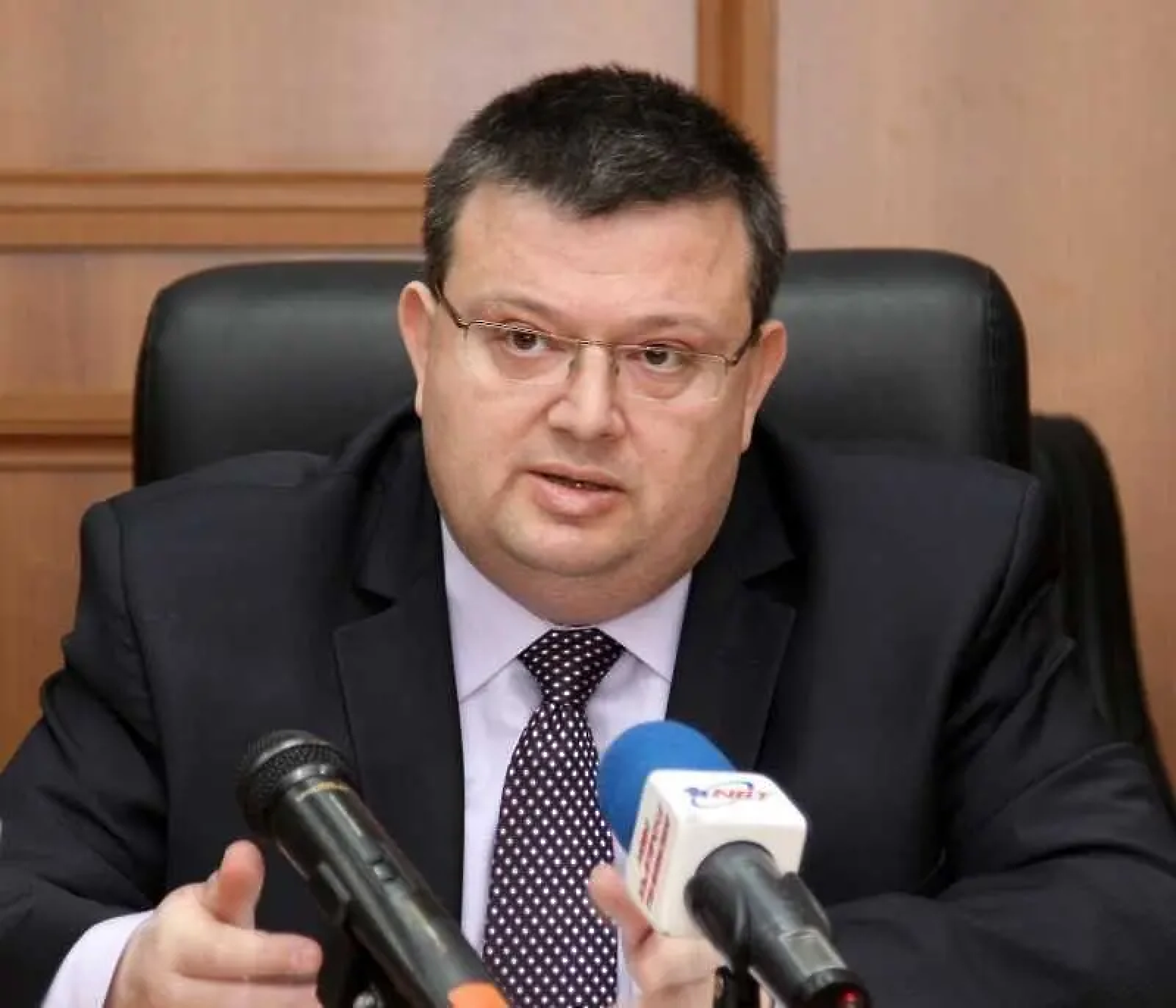 Бившият главен прокурор Цацаров загуби дело за клевета срещу Кирил Петков