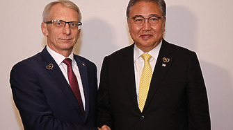 Премиерът акад Николай Денков покани корейския бизнес в трите въглищни