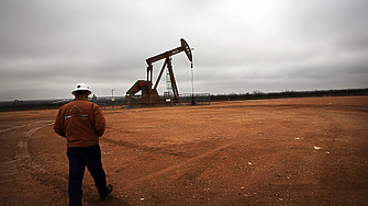 Цените на петрола тръгнаха нагоре днес тъй като световното предлагане