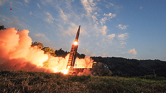 Севера имитира унищожаване с ракети на стратегически обекти в Южна Корея