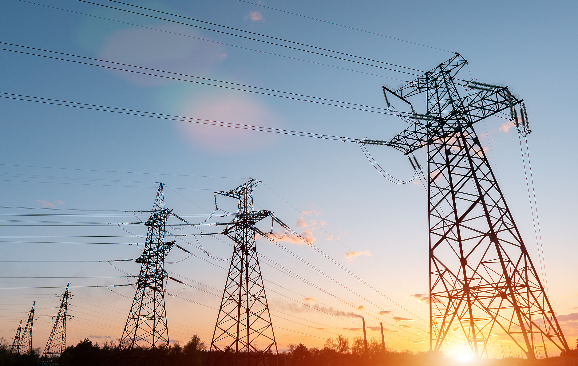 КНСБ прогнозира тежки социални проблеми при отпадането на регулираните цени на тока за бита 