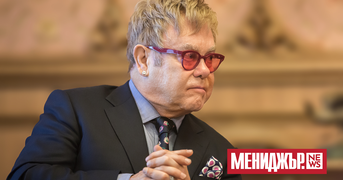 Сър Елтън Джон е бил откаран в болница, след като