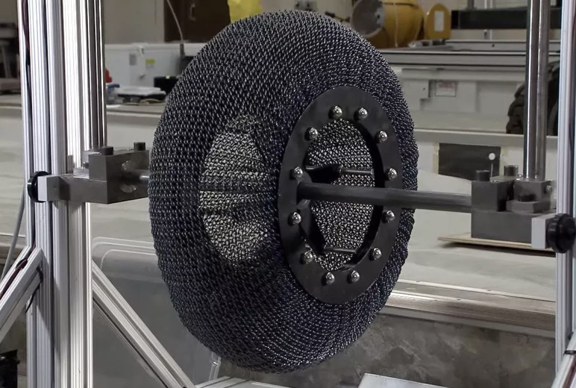 Стартъп пуска безвъздушни велосипедни гуми по технология на НАСА 