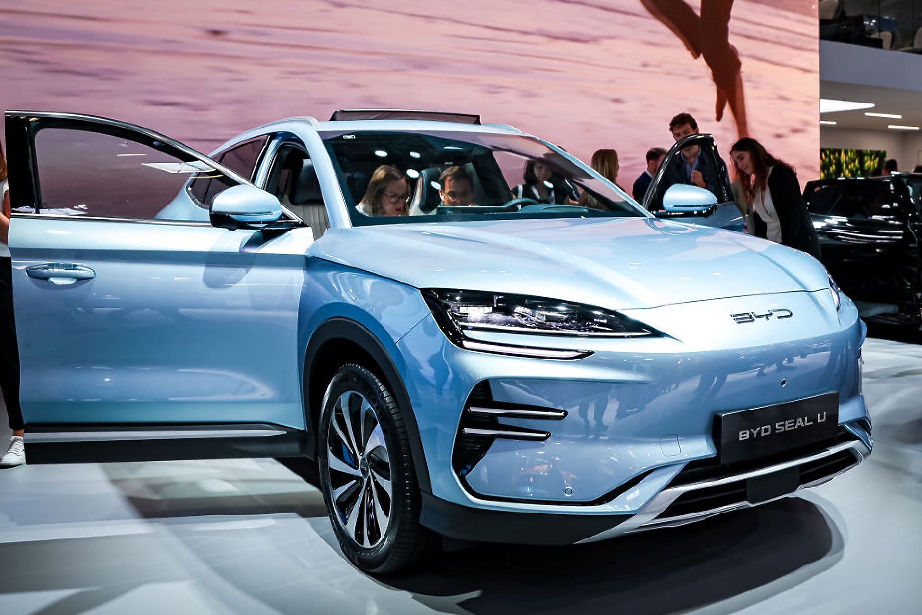  Китайската автомобилна индустрия разкритикува антисубсидийното разследване на ЕК, призова за обективност