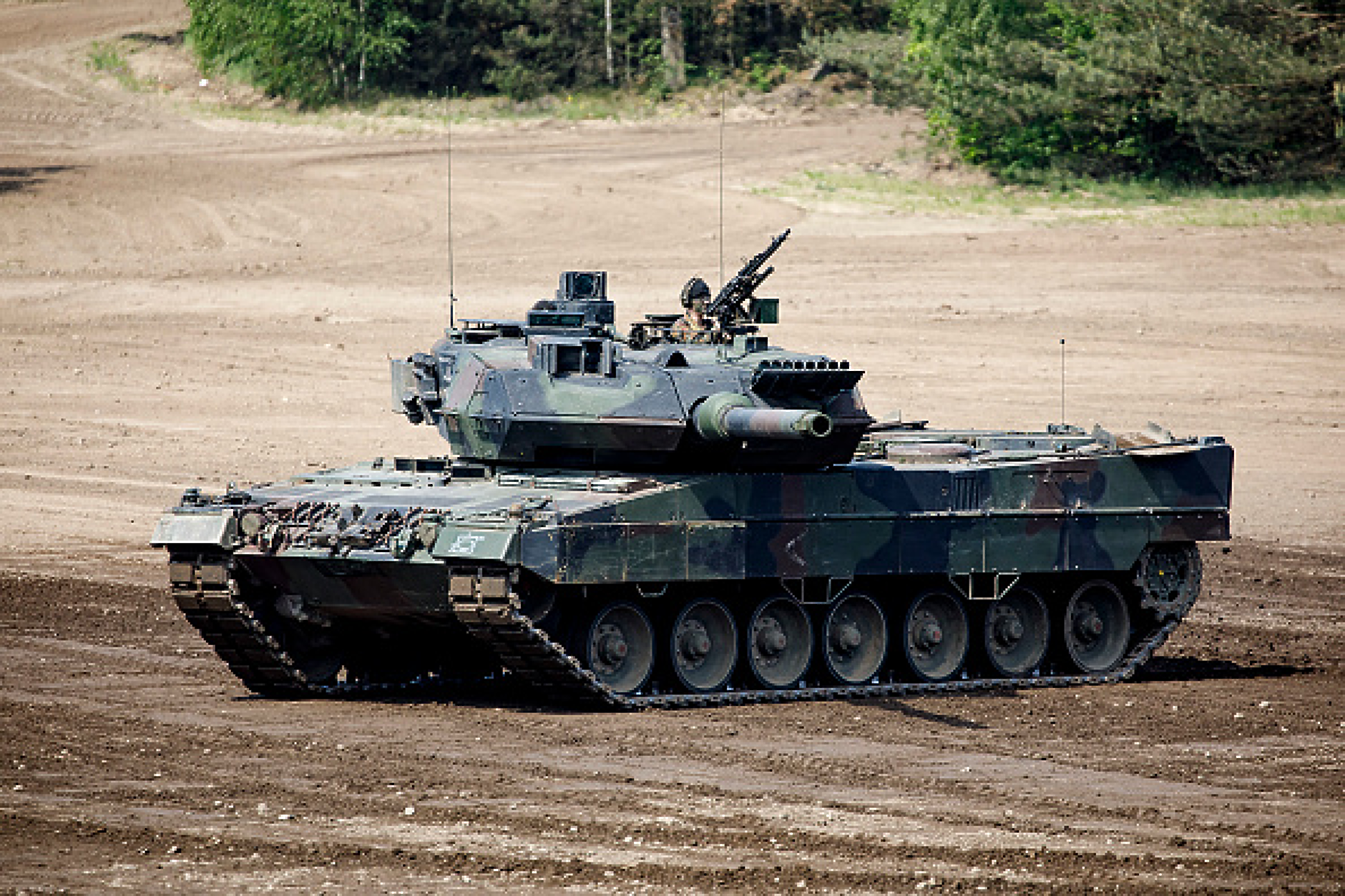 Forbes: Датските военни извадиха танкове от музеите за обучение на украинци