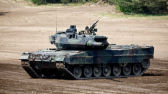 Датските военни взеха назаем шест танка Leopard 1A5 изложени в