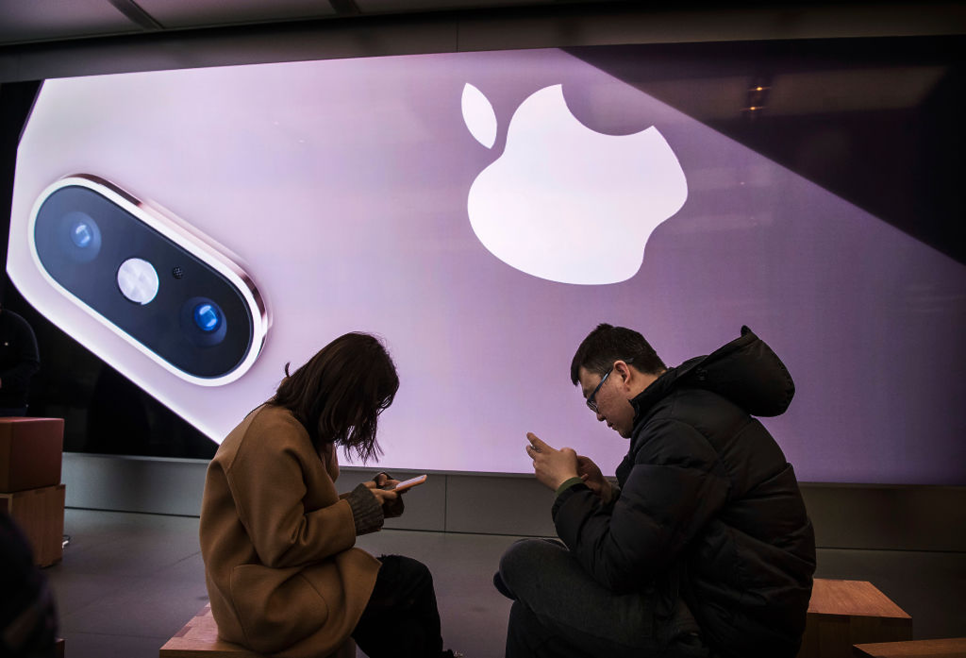 Пекин: Няма забрана за използване на iPhone от държавни служители