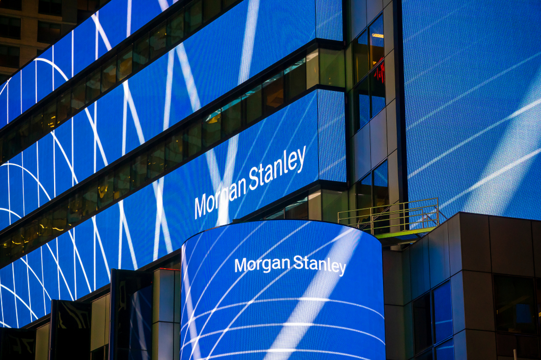 Morgan Stanley ще привлича заможни клиенти с чатбот с изкуствен интелект