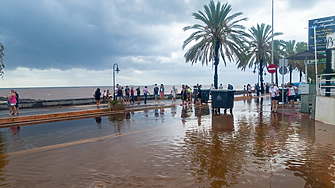 Броят на жертвите на наводненията в крайбрежния град Дерна в Либия достигна 11 300 души