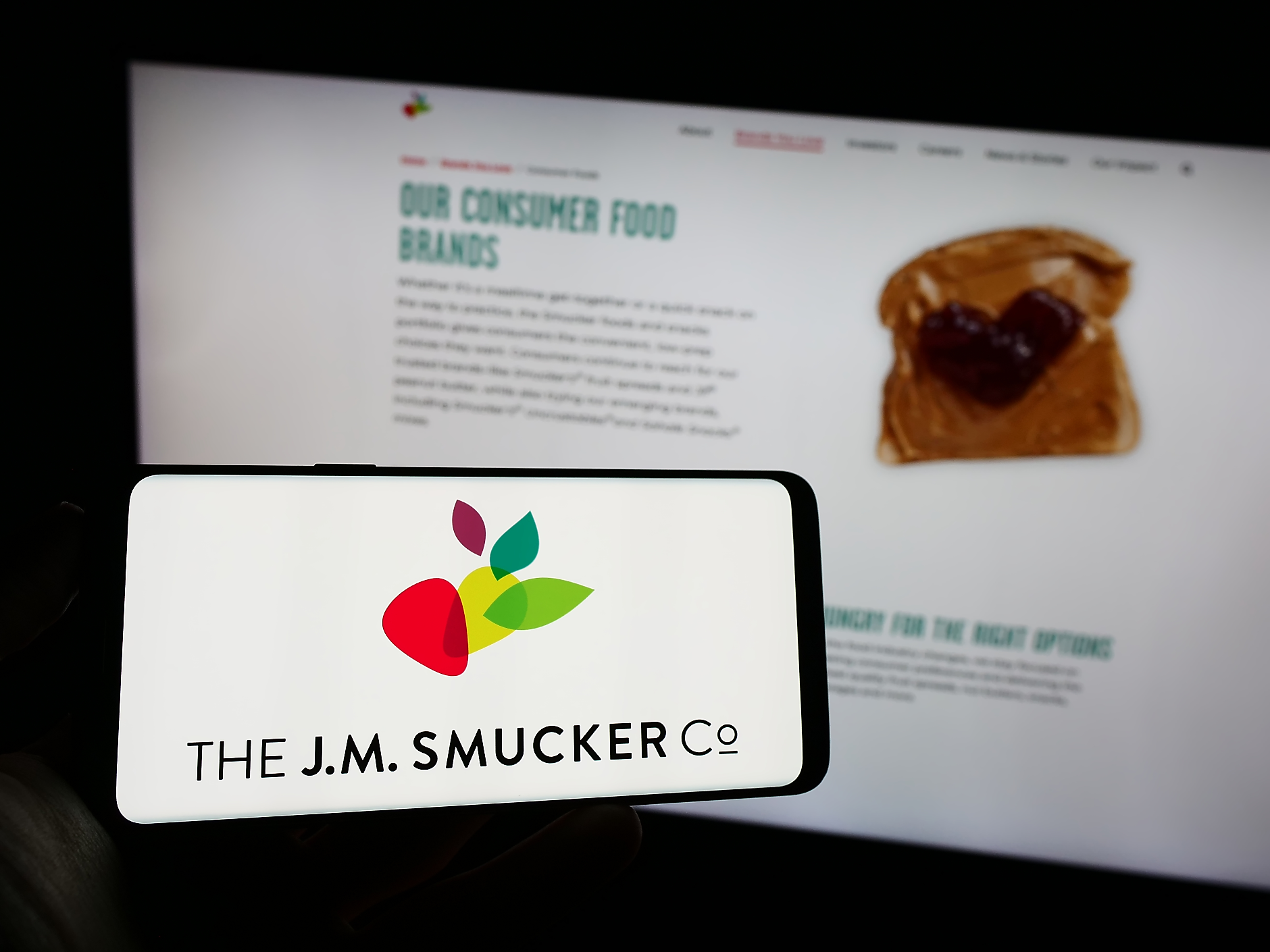 Американската J.M. Smucker купува производителя на хлебни изделия Hostess за $4 млрд.