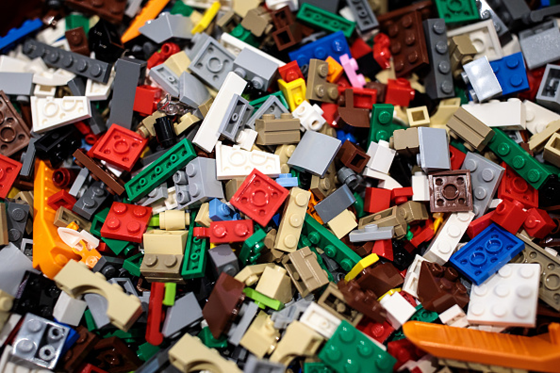 Lego се отказва от производството на тухлички от рециклирана пластмаса