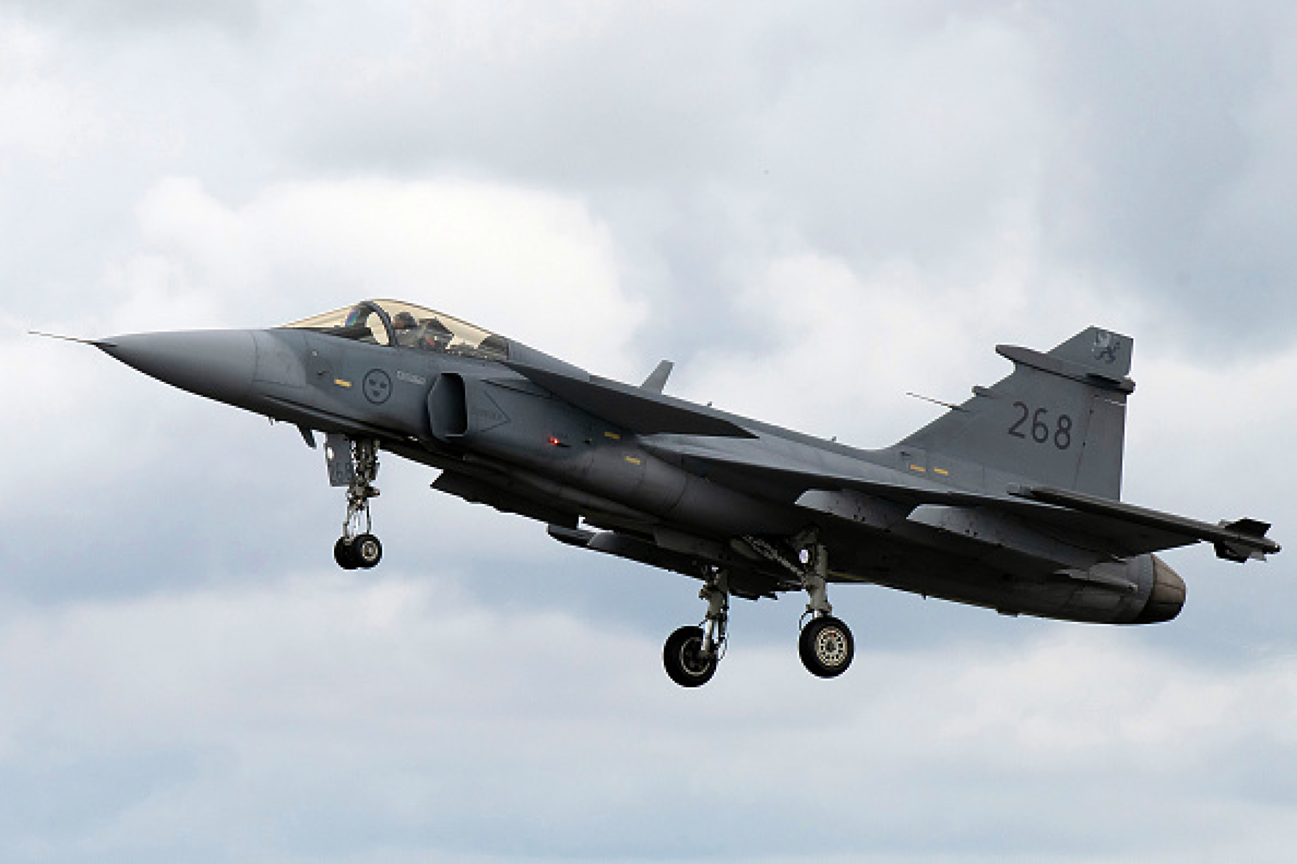 Швеция отряза Украйна за самолети Gripen, чака уреждане на членството си в НАТО