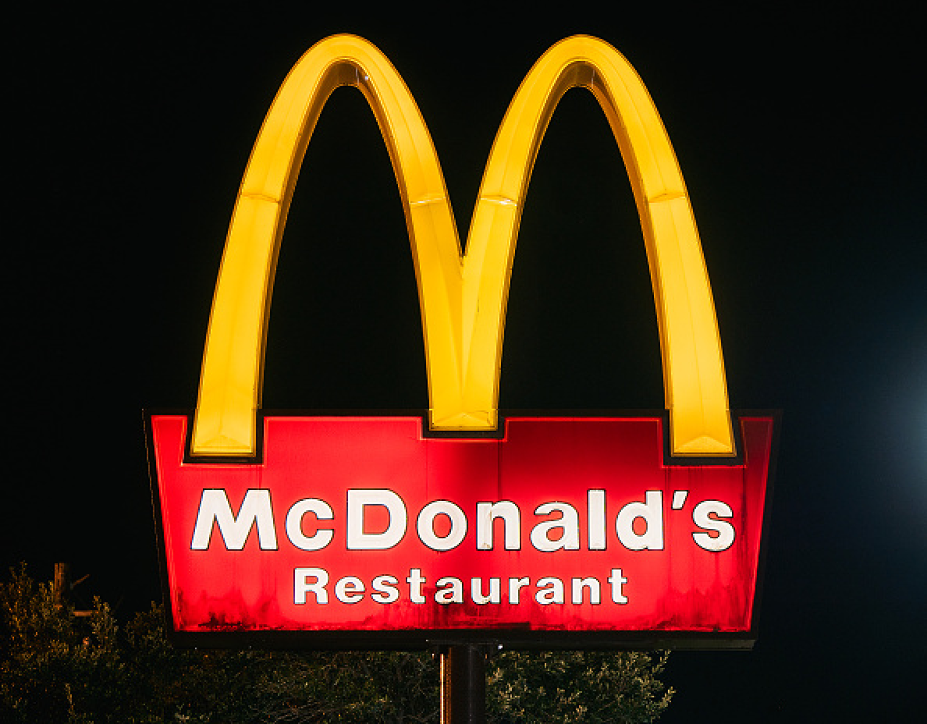   McDonald's  вдига таксите за нови франчайз ресторанти в САЩ  за първи път от близо 30 г.