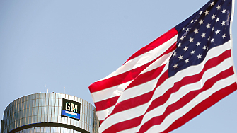 Американските автомобилни производители Ford Motor и General Motors GM уволниха