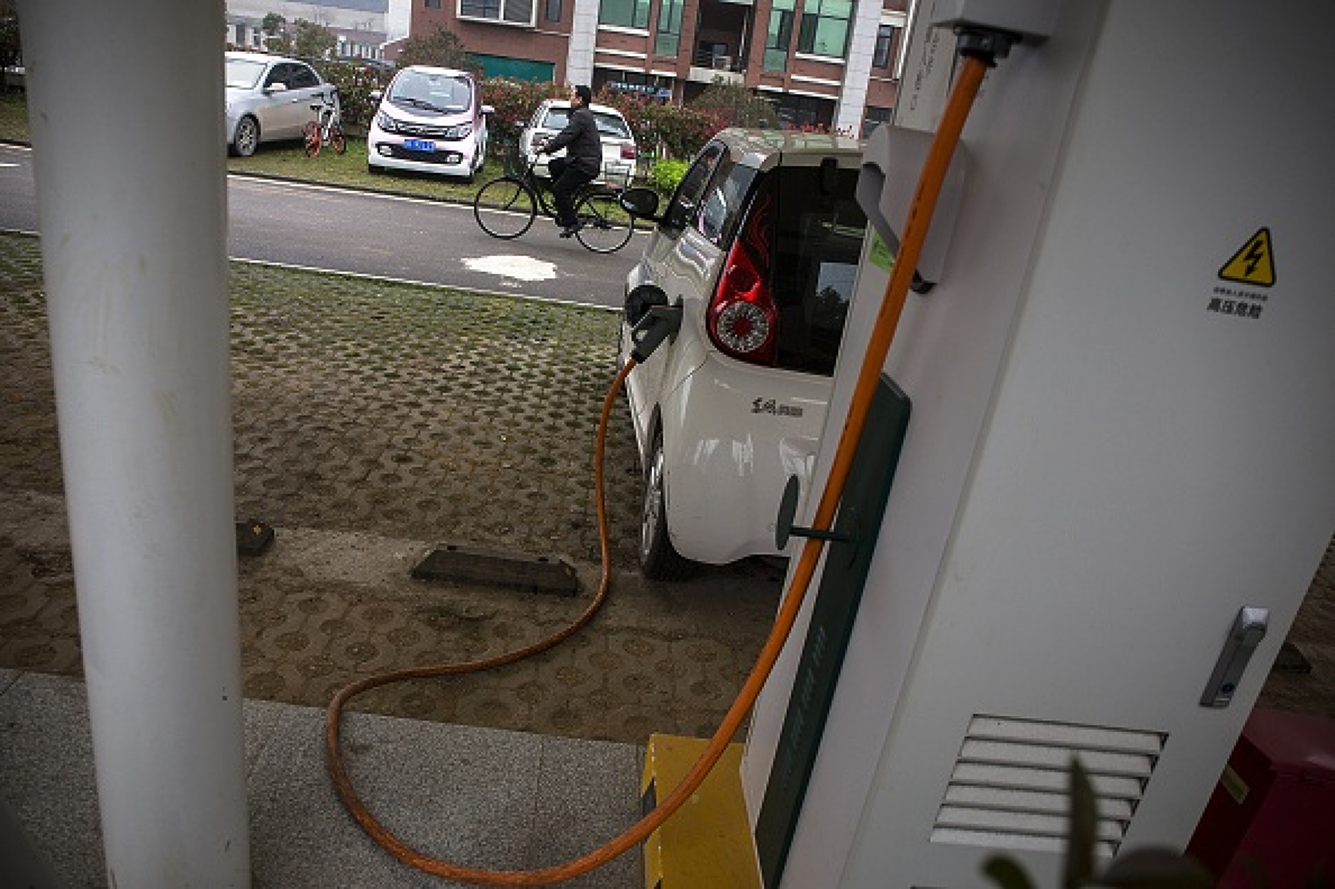ЕК официално обяви началото на разследване срещу китайските електрически коли
