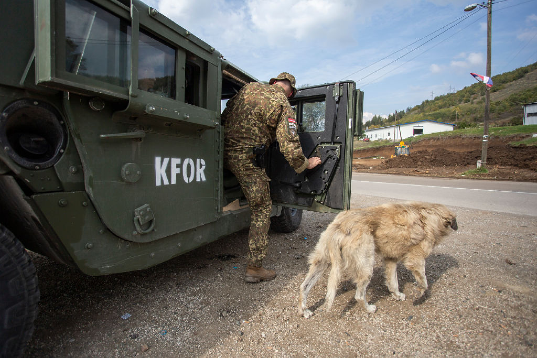 НАТО засилва присъствието си в Косово с 600 британски военни