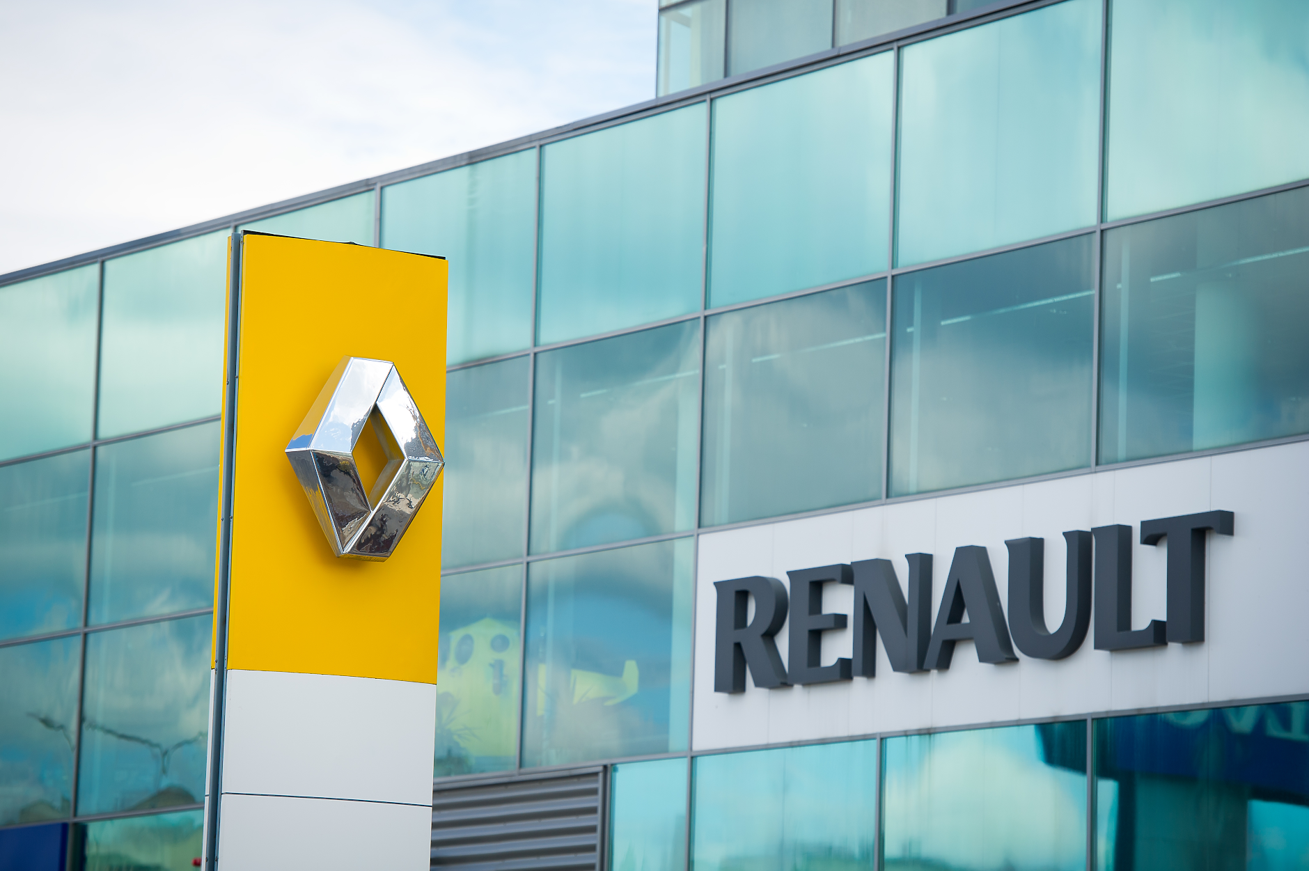 Volvo и Renault ще правят заедно електрически микробуси