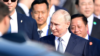 Руският президент Владимир Путин пристигна тази сутрин в Пекин за да