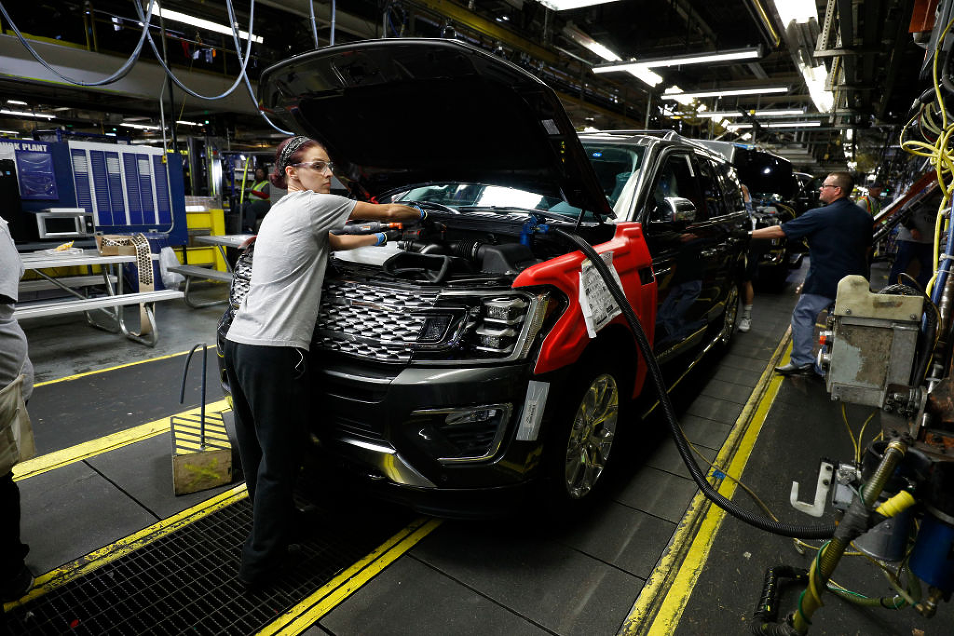 Стачка затвори най-големия завод на Ford