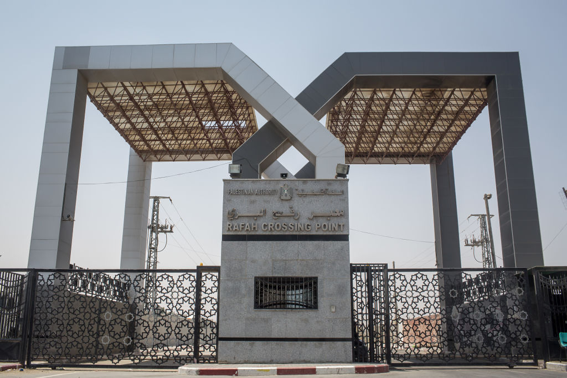 Очаква се отваряне на граничния пункт между Газа и Египет, Израел се подготвя за наземна операция