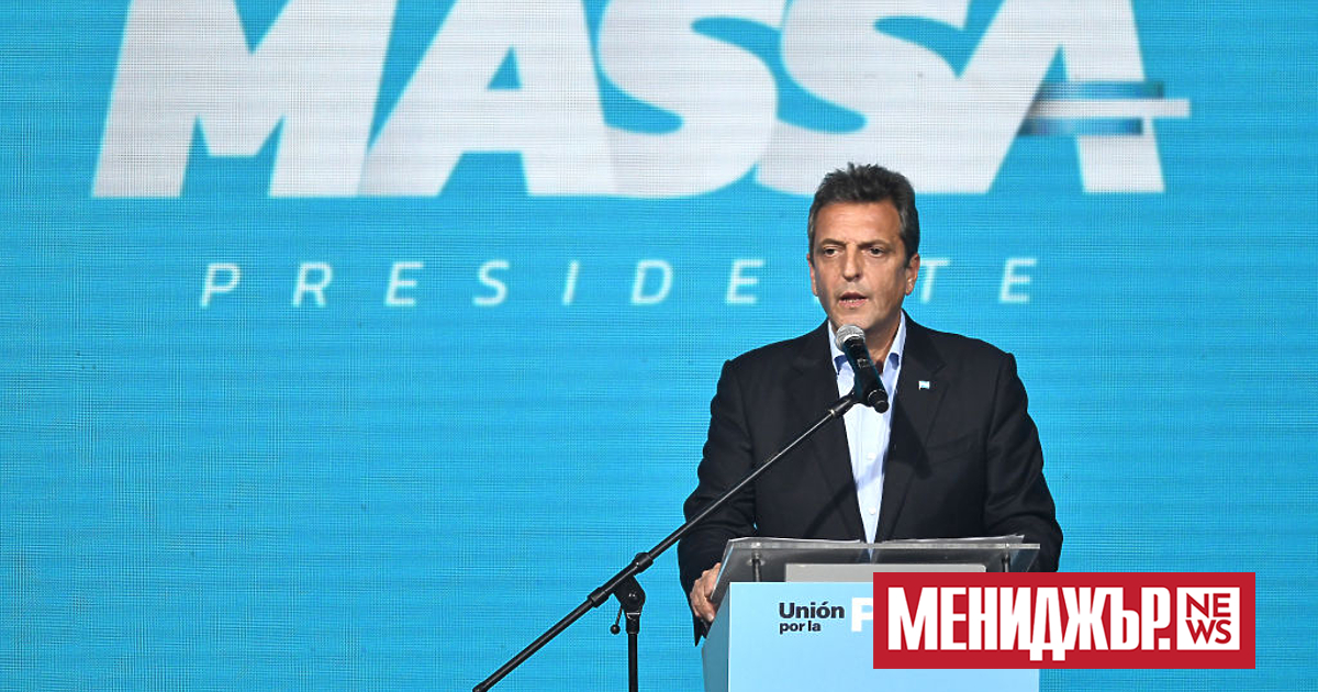 Министърът на икономиката Серхио Маса изненадващо поведе на президентските избори