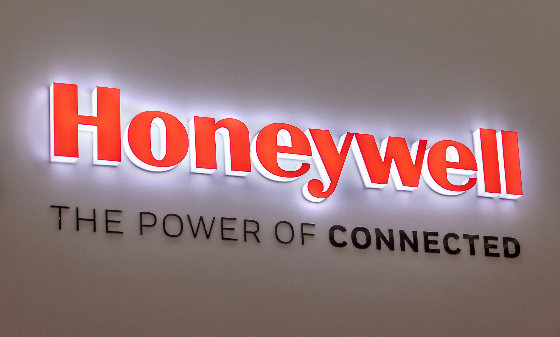 Honeywell реорганизира бизнеса си, за да увеличи продажбите 