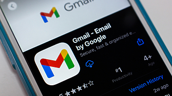 Google обяви че добавя емоджи реакции в Gmail като дава