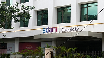 Индийският конгломерат Adani Group планира да построи в град Мундра