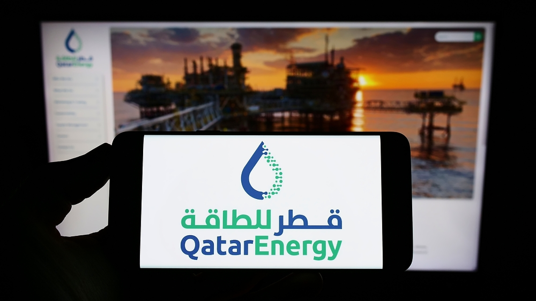 Eni подписа с QatarEnergy  27-годишен договор за доставки на газ за Италия