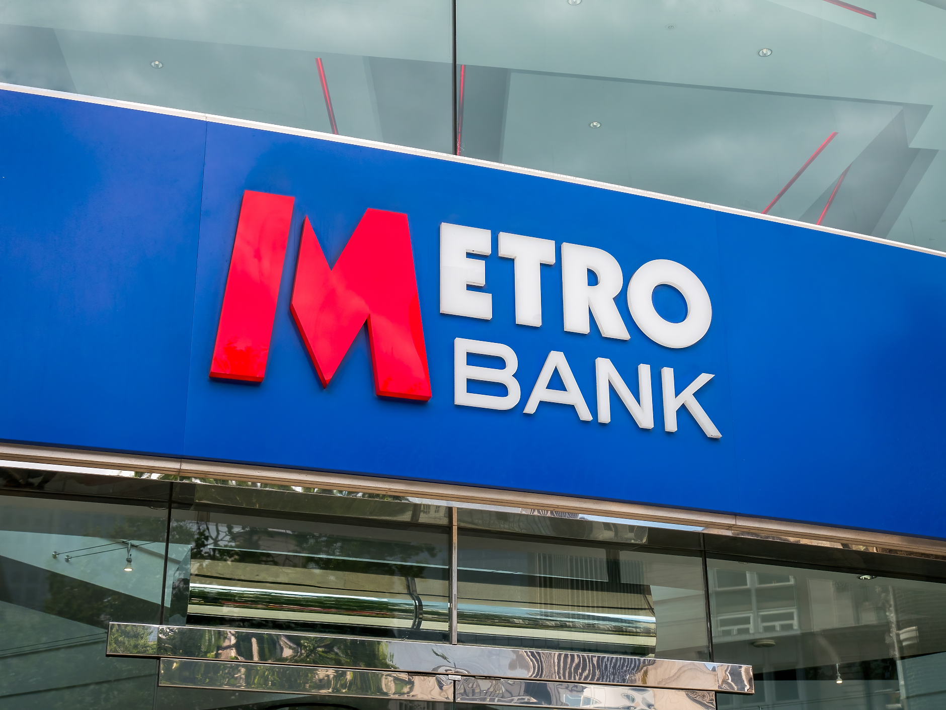 Британската Metro Bank сключи спасителна сделка, за да укрепи финансите си