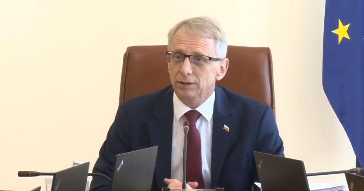 Искам на поздравя всички с Празника на народните будители, който ни