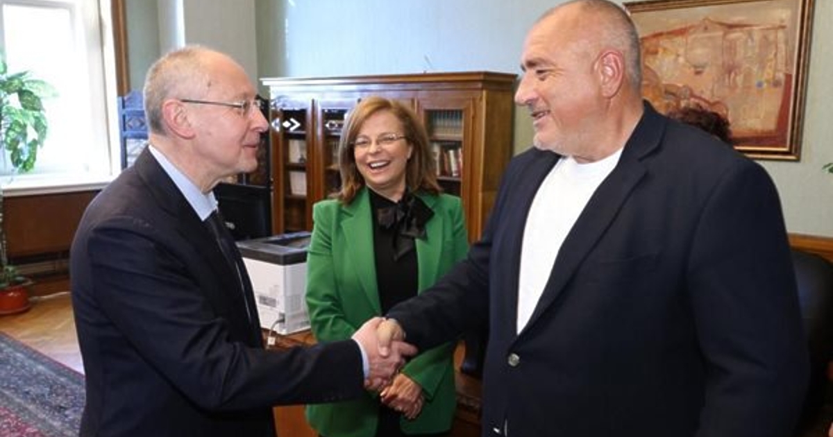 Справянето с демографската криза трябва да е водеща национална кауза.