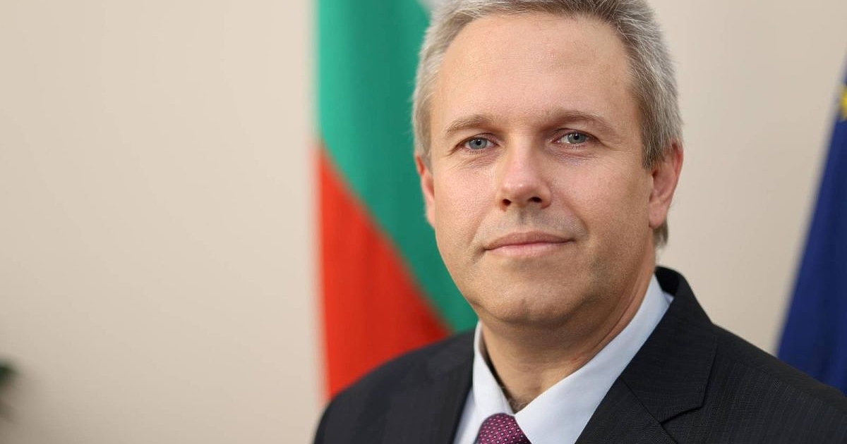 Министърът на електронното управление Александър Йоловски започва процедура, която да гарантира