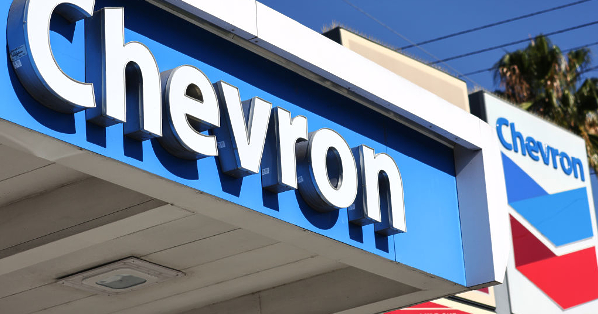 Chevron преговаря за договори за доставка на втечнен природен газ (LNG)