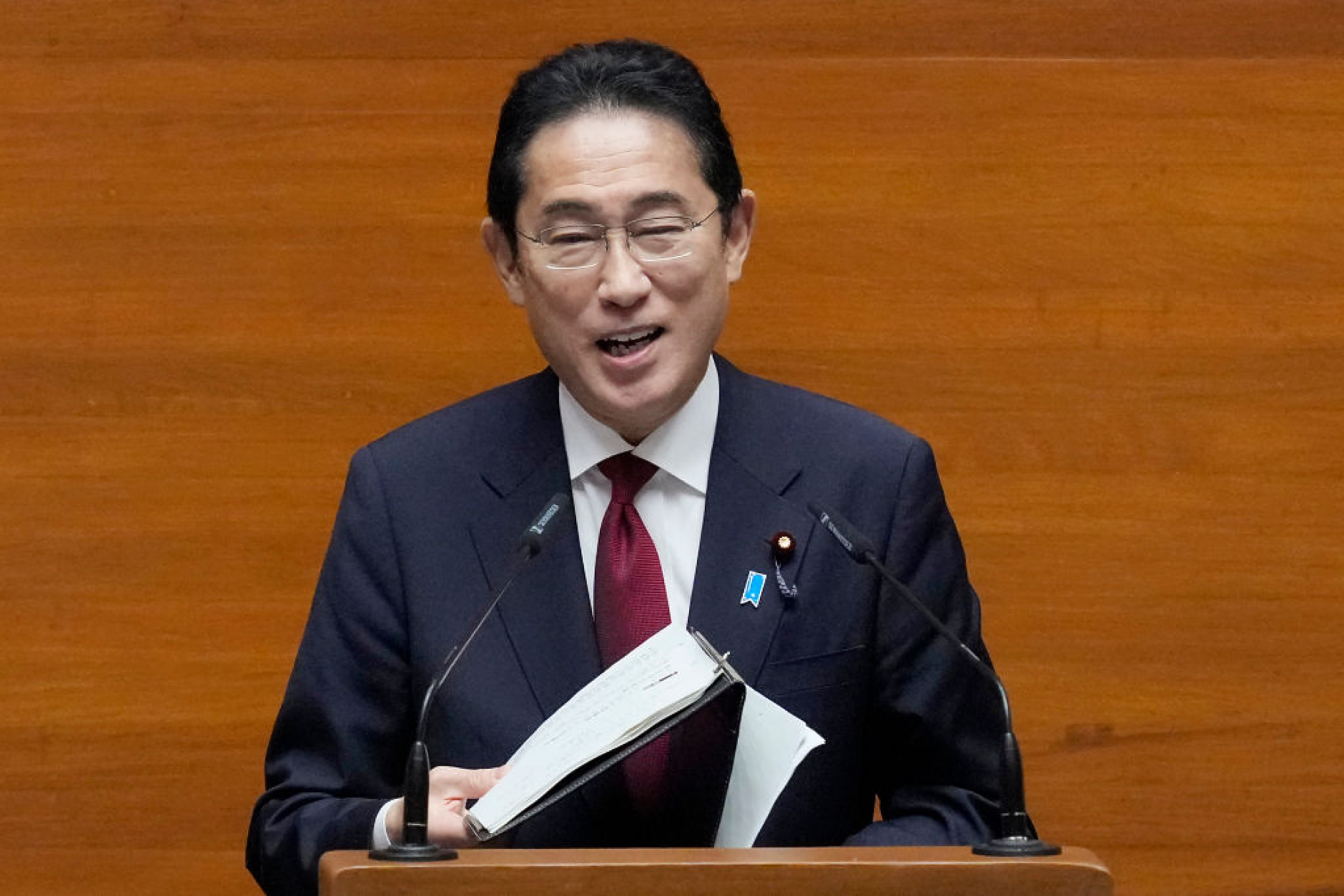 Кишида: Япония, Филипините и САЩ си сътрудничат, за да защитят свободата на Южнокитайско море