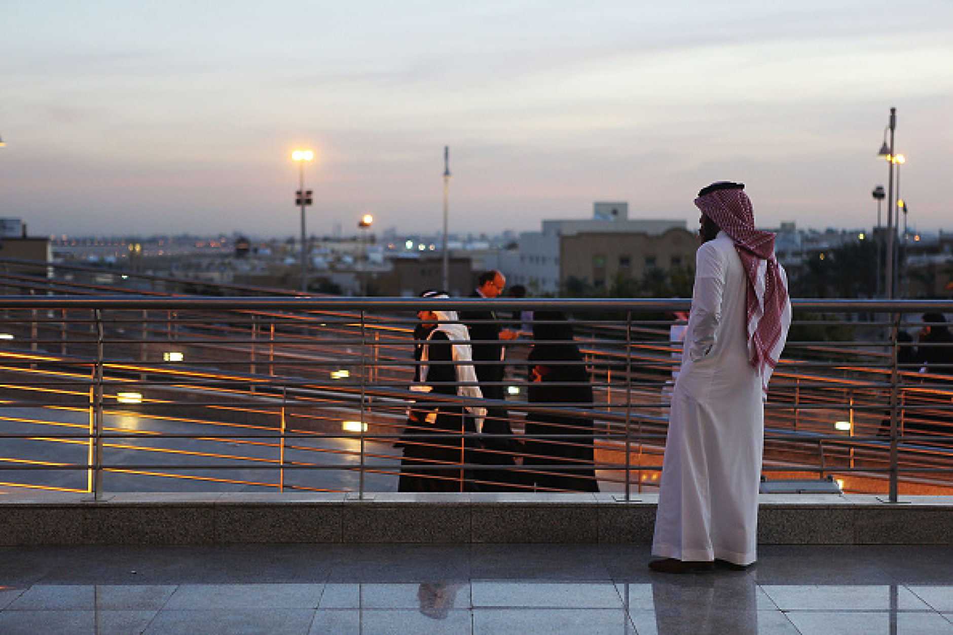 Саудитска Арабия настоява  чуждестранните компаниите да преместят регионалните си централи в Рияд 