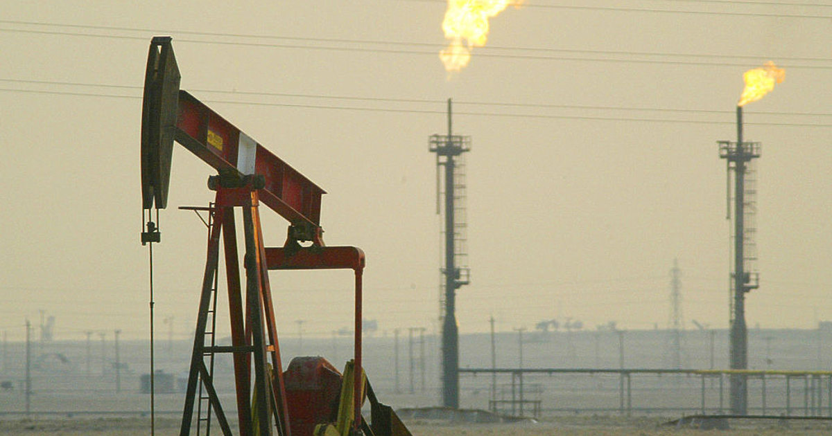 Петролът поскъпна с над 1% в ранната търговия в четвъртък,