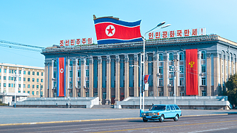 Северна Корея ще затвори повече от дузина посолства по света