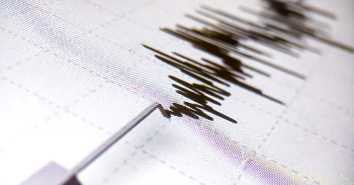 Най-малко 128 души са загинали, а десетки са ранени в