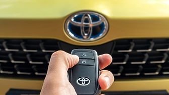 Японският автомобилен производител Toyota Motor Corp увеличи глобалните си продажби